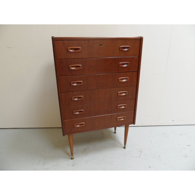Mid-Century Chest of Drawers, 1950s, in Very Good conditions. Designed 1950 to 1959