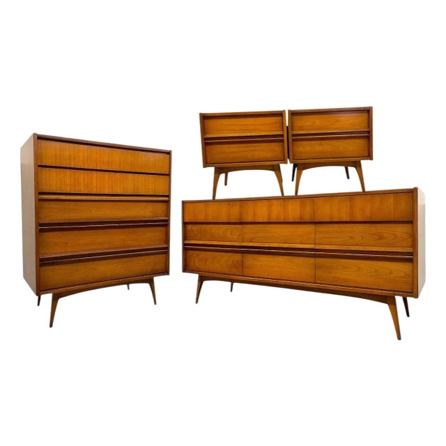 Vintage Mid-Century Modern 4-Piece Bedroom Set - 9-Drawer Lowboy Dresser, Tall Highboy Dresser & Pair of Nightstands For Sale