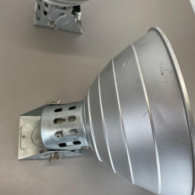 No. 2 Fotostudio Ceiling Lights from Zeiss Ikon, Germany, 1970s, Set of 2 For Sale - Image 16 of 18