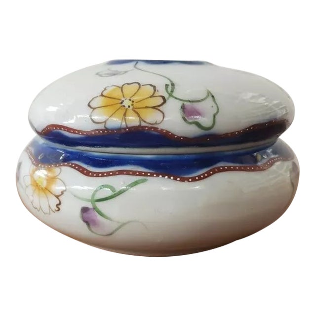 Circa 1950 Japanese Porcelain Floral Motif Hair Receiver For Sale