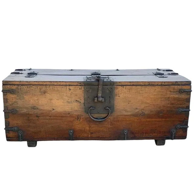 Early 19th Century Korean Dynasty Wrought Iron Mounted Wood Coin Chest (Ton-Kwe) For Sale - Image 14 of 17