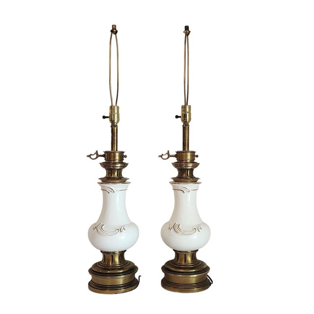 Mid-Century Modern Mid-Century Stiffel Ivory Enamel and Polished Brass Table Lamps - Pair For Sale - Image 3 of 13