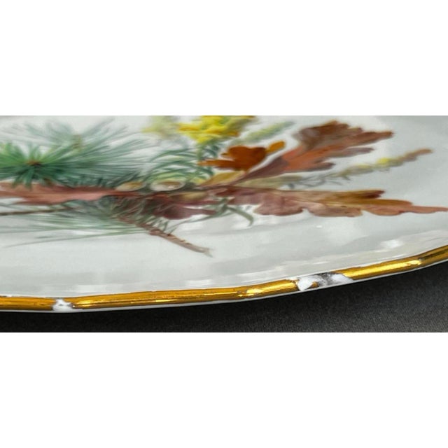 Meissen, Large porcelain plate, floral motif, 33 cm. Original Meissen. Approximately 1.7 cm high. 1 small gilt chip on the...