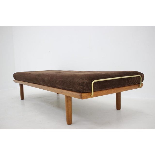 Danish GE19 Daybed by Hans J. Wegner for Getama, 1950s For Sale - Image 6 of 15