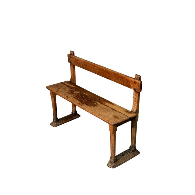 Antique oak bench dating back to the 18th century, complete with backrest. with a solid structure and harmonious...