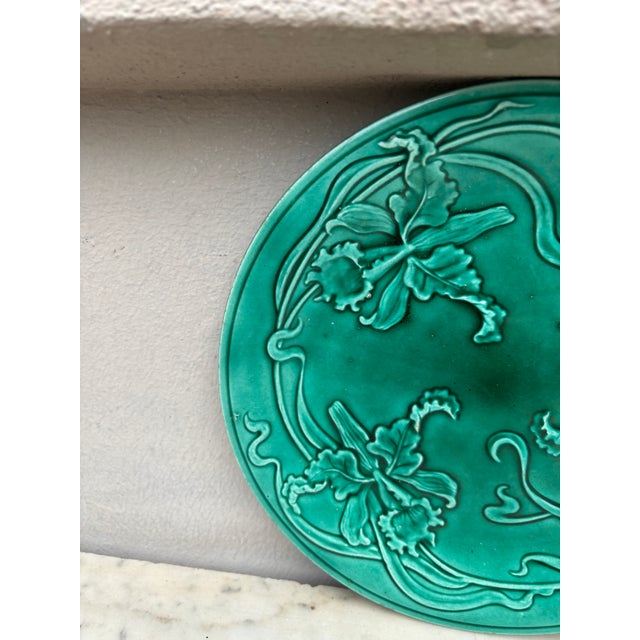 Rustic 19th Century Green Majolica Orchid Plate Saint Clement For Sale - Image 3 of 4