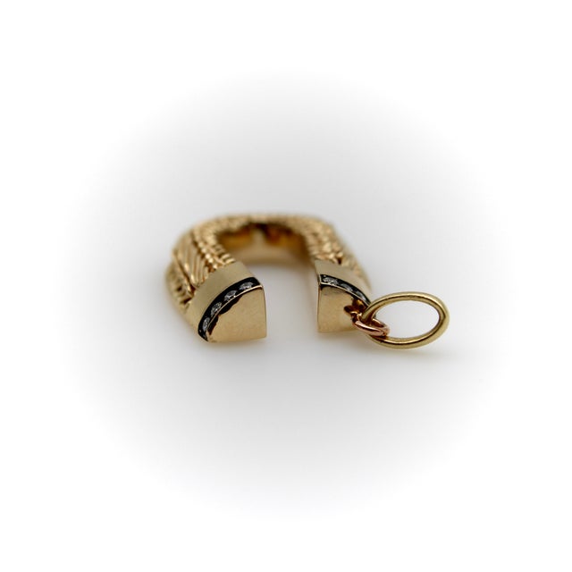 Late 19th Century Victorian 14k Gold Intricate Woven Wirework Horseshoe Pendant With Diamonds For Sale In Los Angeles - Image 6 of 10