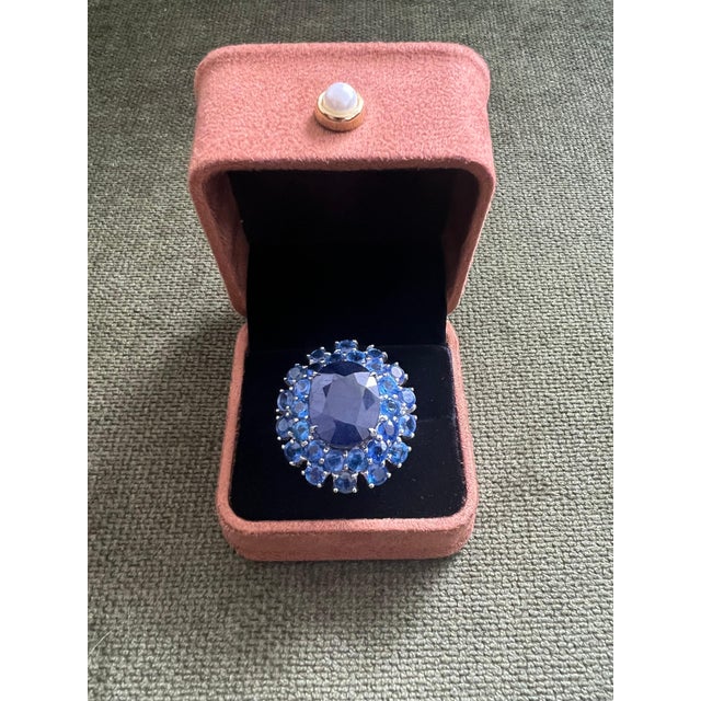 Early 21st Century Bochic "Orient" Natural Blue MUlti Sapphire Set In 18K White Gold & Silver For Sale - Image 5 of 18