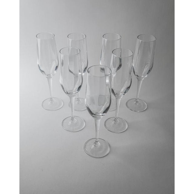 Vintage Champagne Glasses in Clear Glass with Stem and Flute Shape, 1990s, Set of 7 For Sale - Image 4 of 13