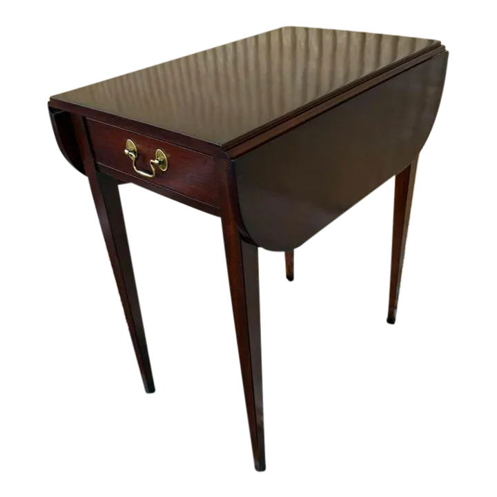Henkel Harris Georgian Mahogany Drop-Leaf Pembroke Side Table