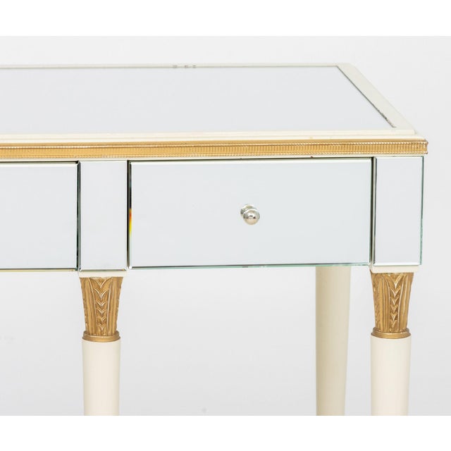 Late 20th Century Suzanne Kasler for Hickory Chair Company Mirrored Vanity Table For Sale - Image 5 of 9