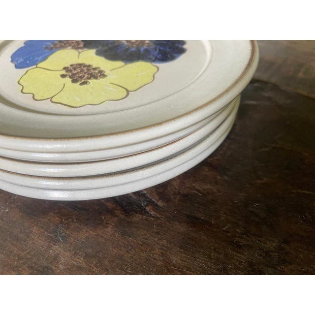 Set of Five (5) Vintage Denby Stoneware 8” Potpourri Blue Floral Hue Plates For Sale - Image 4 of 9