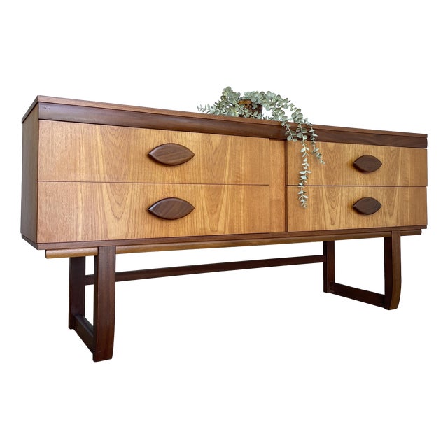 Mid-Century Modern Teak Sideboard with Sculpted Handles, 1960s For Sale