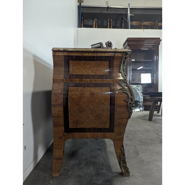 Hollywood Regency Regency Style Tomb Chest of Drawers, 20th Century For Sale - Image 3 of 11