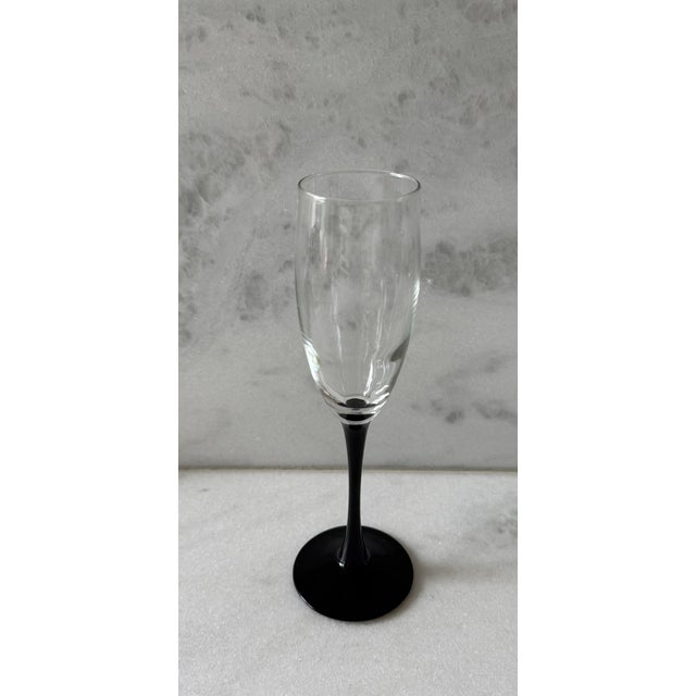 Set of 6 Vintage French Luminarc Black Stem Champagne Flutes For Sale - Image 4 of 8