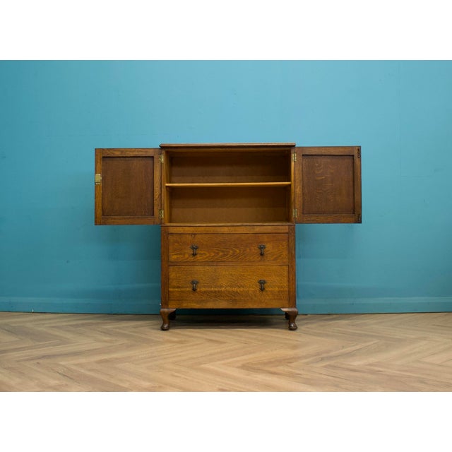 Art Deco Oak Tallboy in the style of Heals, 1930s For Sale - Image 4 of 10