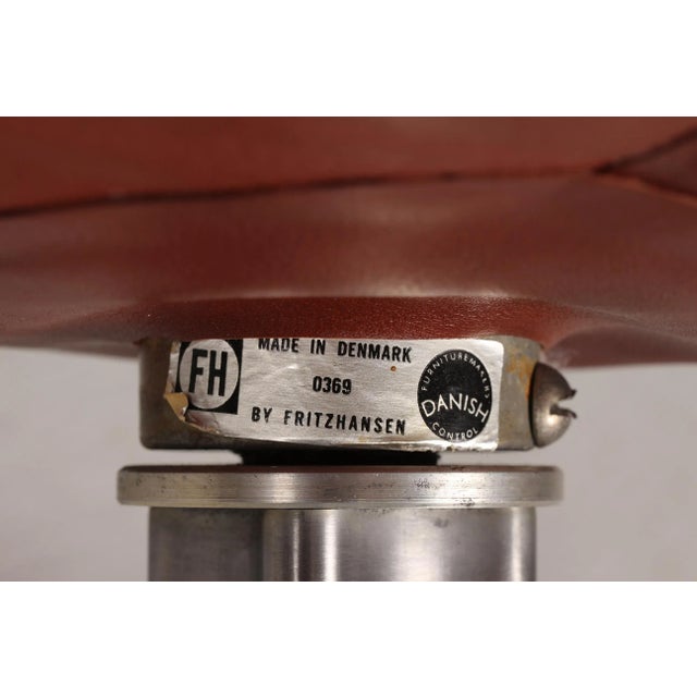 Danish Model 3316 Egg Chair in Leather by Arne Jacobsen for Fritz Hansen, 1969 For Sale - Image 11 of 13