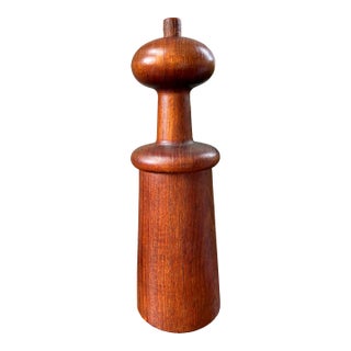 Vintage 1960s Danish Modern Teak Dansk Designs Salt Shaker Pepper Grinder, Jens Quistgaard Early Version For Sale