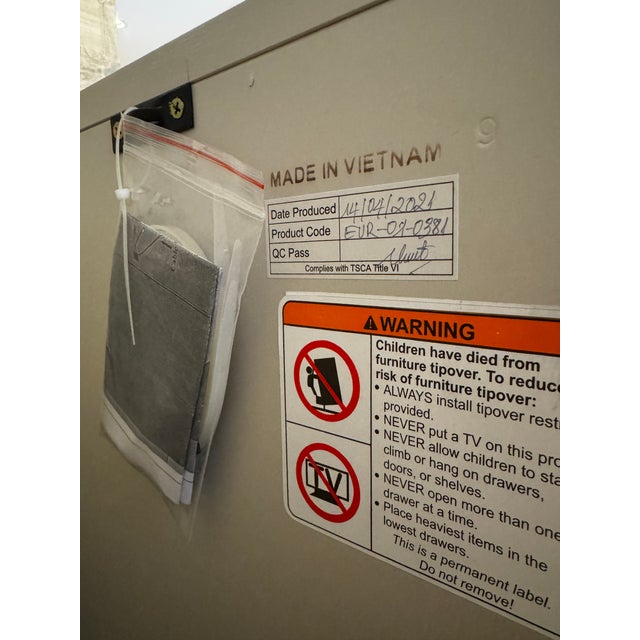 2000 - 2009 John-Richard Latour Chest – Gilded Neoclassical Design For Sale - Image 5 of 9