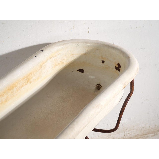 Mid 20th Century Bathtub in Enamelled Iron, Central Europe, 1950 For Sale - Image 5 of 15