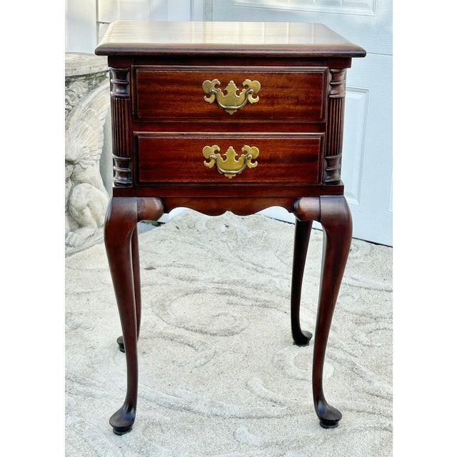 Queen Anne Mahogany Nightstand End Side Table Queen Anne 2 Drawer Vintage For Sale - Image 3 of 13