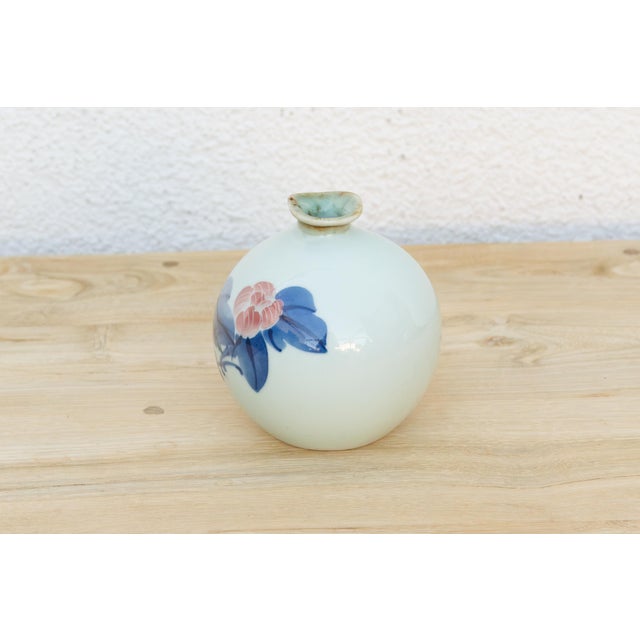 Chinese Hand-Painted Coral Blossom Porcelain Vase For Sale - Image 3 of 6