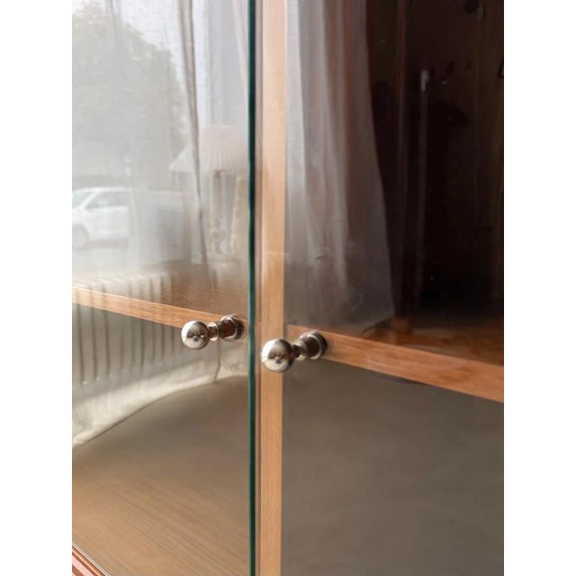 This German display cabinet from the 1960s beautifully demonstrates how much difference a few carefully chosen details can...
