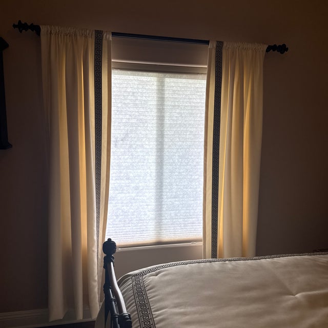 Contemporary Eastern Accents Queen Bedding For Sale - Image 3 of 8