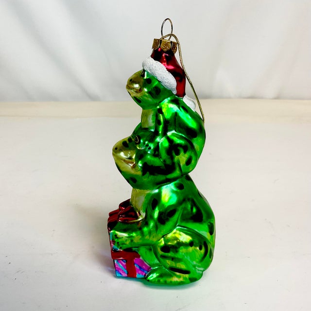 Glass 1990s Vintage Boho Chic Americana Mercury Glass Stacking Frogs Christmas Ornament. For Sale - Image 7 of 8