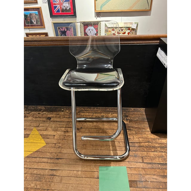 Mid-Century Modern Lucite and Black Patent Leather Designer Luigi Bardini Bar Stools -a Pair For Sale - Image 3 of 15