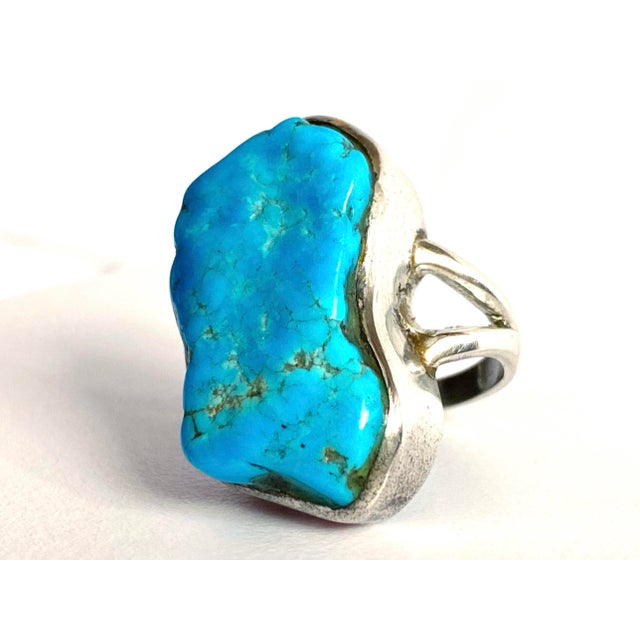 Mid-Century Modern * Organic Genuine Arizona Blue Turquoise Statement Ring in Sterling Silver, Vintage Estate, Size 7 For Sale - Image 3 of 11