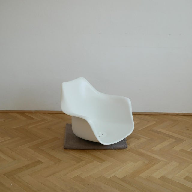 Tulip Seat Shell by Eero Saarinen for Knoll For Sale - Image 5 of 5