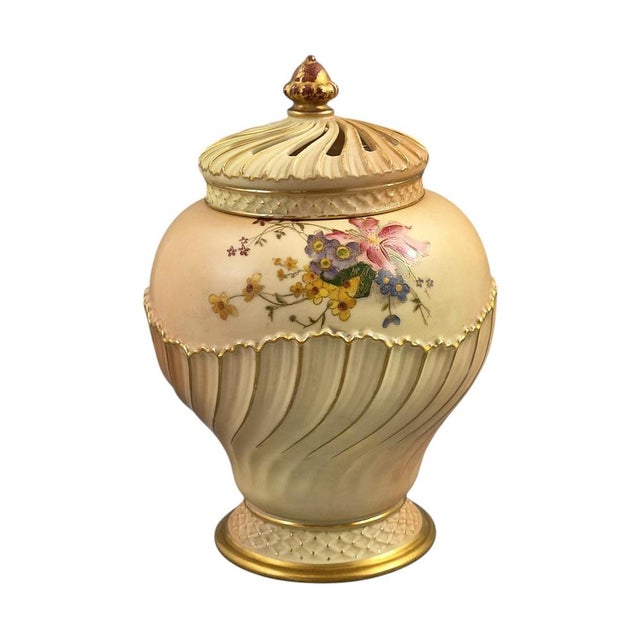 Blush Ivory Covered Pot-Pourri Jar from Royal Worcester, 1903 For Sale - Image 4 of 12