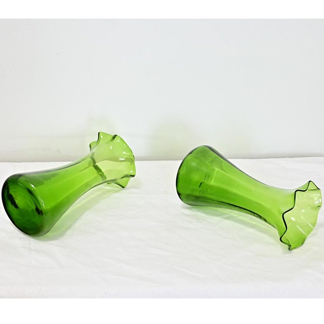 English 19th Century Pair of Large Green Bulb Vases For Sale In Baton Rouge - Image 6 of 8
