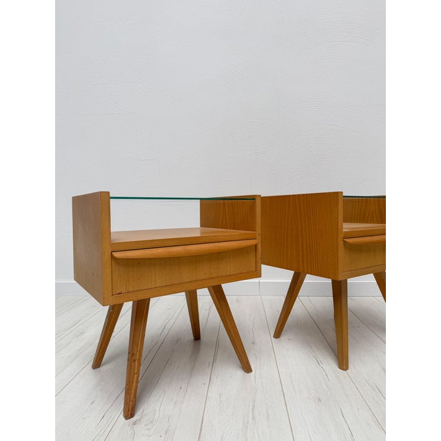 1960s Mid-Century Walnut Nightstands with Glass Shelves, 1960s, Set of 2 For Sale - Image 5 of 10