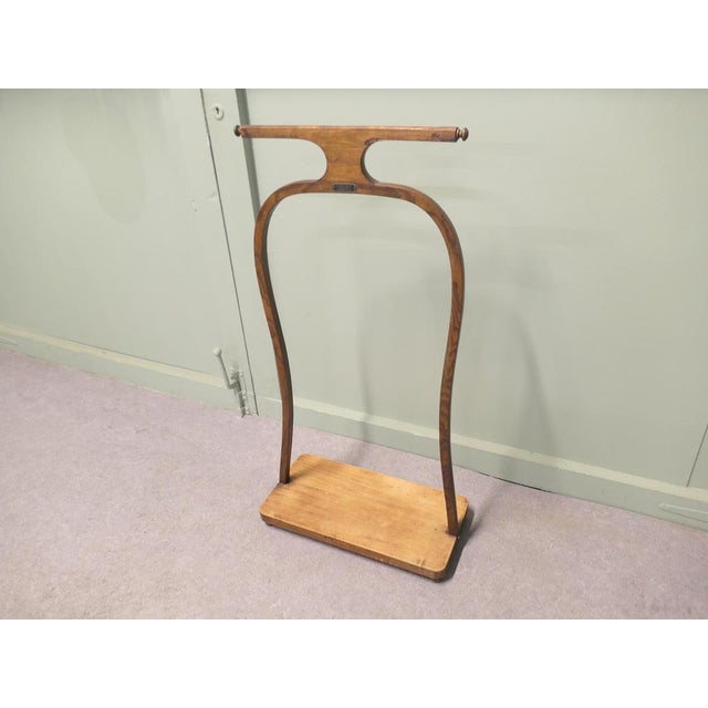 Mid-Century Modern Walnut Gentleman's Valet by Everneat, 1950 For Sale - Image 3 of 8