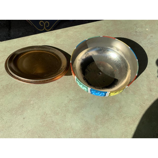 1950s 1950 Colorful Round English Lidded Candy Tin For Sale - Image 5 of 8