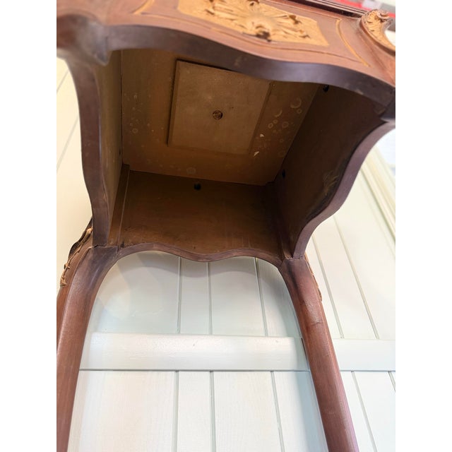 French Provincial-Style Pedestal Table With Gilt Decoration For Sale - Image 10 of 12