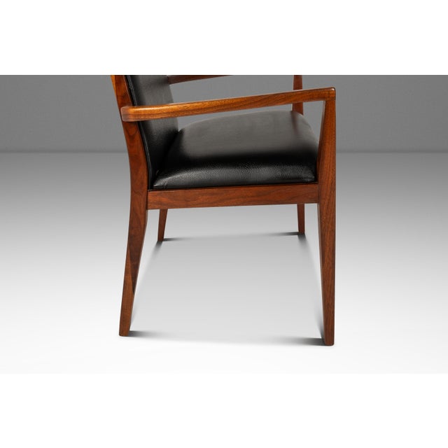 Set of Four (4) Restored Mid-Century Modern High-Back Dining Chairs in Walnut & Vinyl Attributed to Milo Baughman for Dillingham, Usa, C. 1960s For Sale - Image 12 of 18