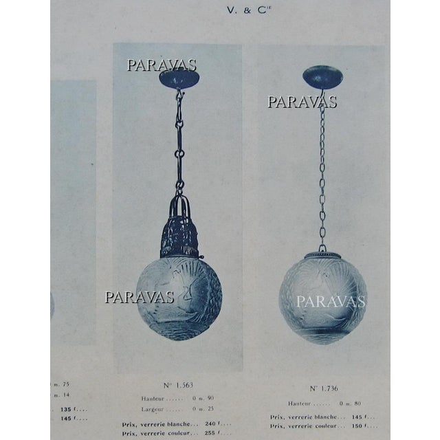 1930s Muller Freres & Vasseur French Art Deco Peacock Glass & Wrought Iron Pendant Light For Sale - Image 13 of 13