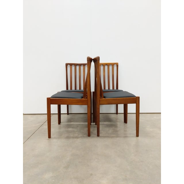 Wood Set of 4 Vintage Mid Century Modern Dining Chairs Attributed to Meredew For Sale - Image 7 of 8
