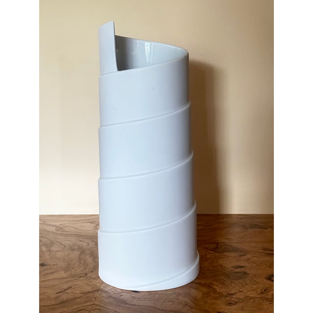 Very Rare Large 13” Rosenthal Studio-Linie White Porcelain Spiral Vase by Marcello Morandini Vintage Germany Postmodern Circa 1980’s For Sale In Baltimore - Image 6 of 11