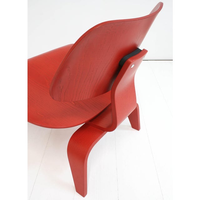 LCW Chairs in Red Stained Ash and Plywood by Charles & Ray Eames for Vitra, 2005, Set of 2 For Sale - Image 9 of 13