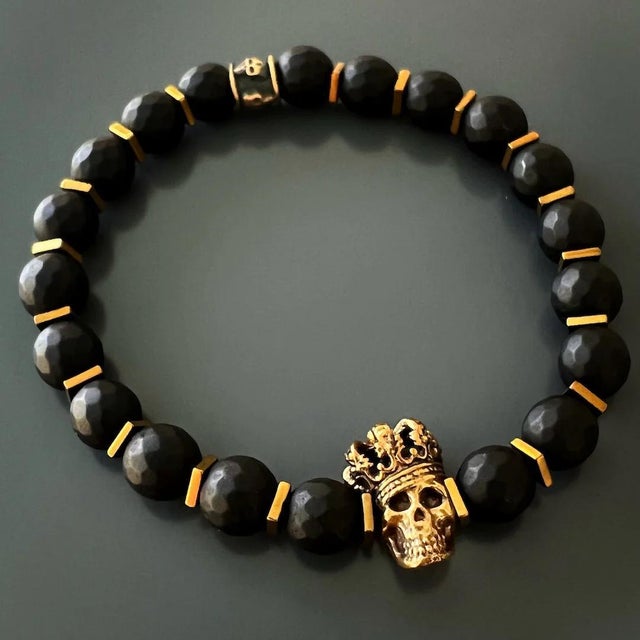 Glass Onyx Stone King Skull Men's Beaded Bracelet For Sale - Image 7 of 9