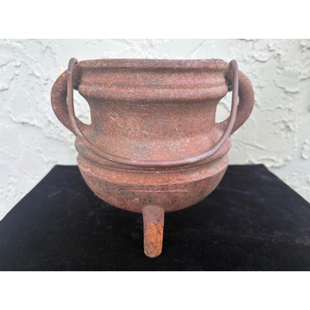 American Antique Primitive Cast Iron Three-Leg Cauldron Pot With Swing Handle For Sale - Image 3 of 9