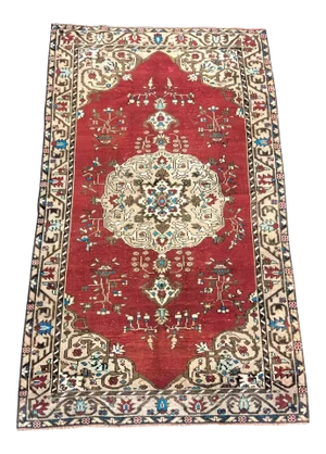 1960s Vintage Red and Beige Oriental Design Turkish Oushak Rug- 4′8″ × 7′2″