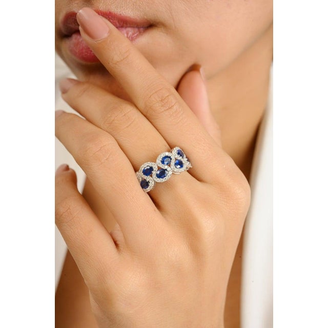 Modern Gorgeous 1.59 Carats Blue Sapphire and Diamond Engagement Ring Size 7 For Sale - Image 3 of 11