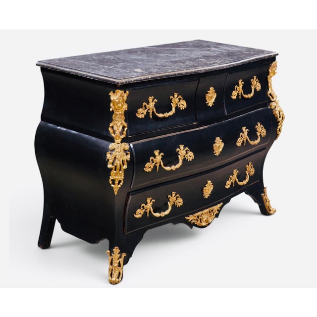 19th Century French Louis XV Ebonized Gilt-Bronze Mounted Bombé Marble-Top Chest For Sale In Los Angeles - Image 6 of 7