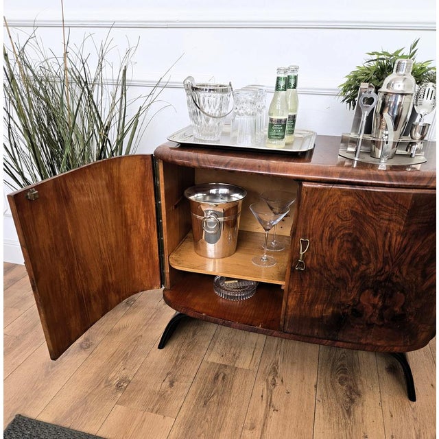 1940s Mid-Century Italian Art Deco Style Walnut Burl and Mirror Mosaic Dry Bar Cabinet by Paolo Buffa, 1940s For Sale - Image 5 of 10