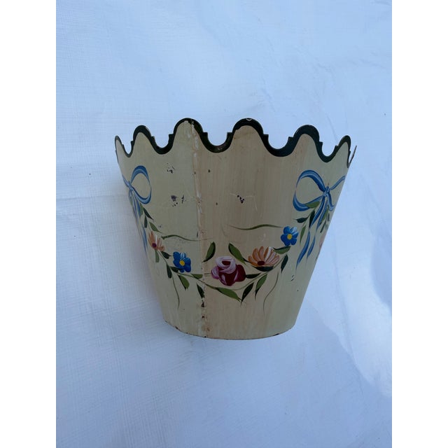 Mid-Century Modern Vintage Scalloped Toleware Planter by Jane Keltner For Sale - Image 3 of 7